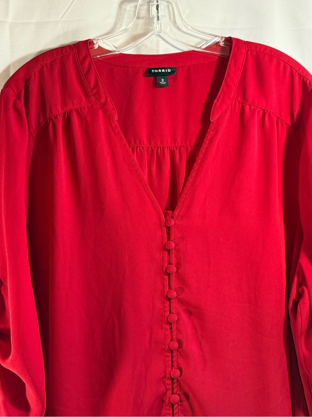 Torrid Red V-Neck Button-Front Blouse Size 2 (2X) - Picture 5 of 9